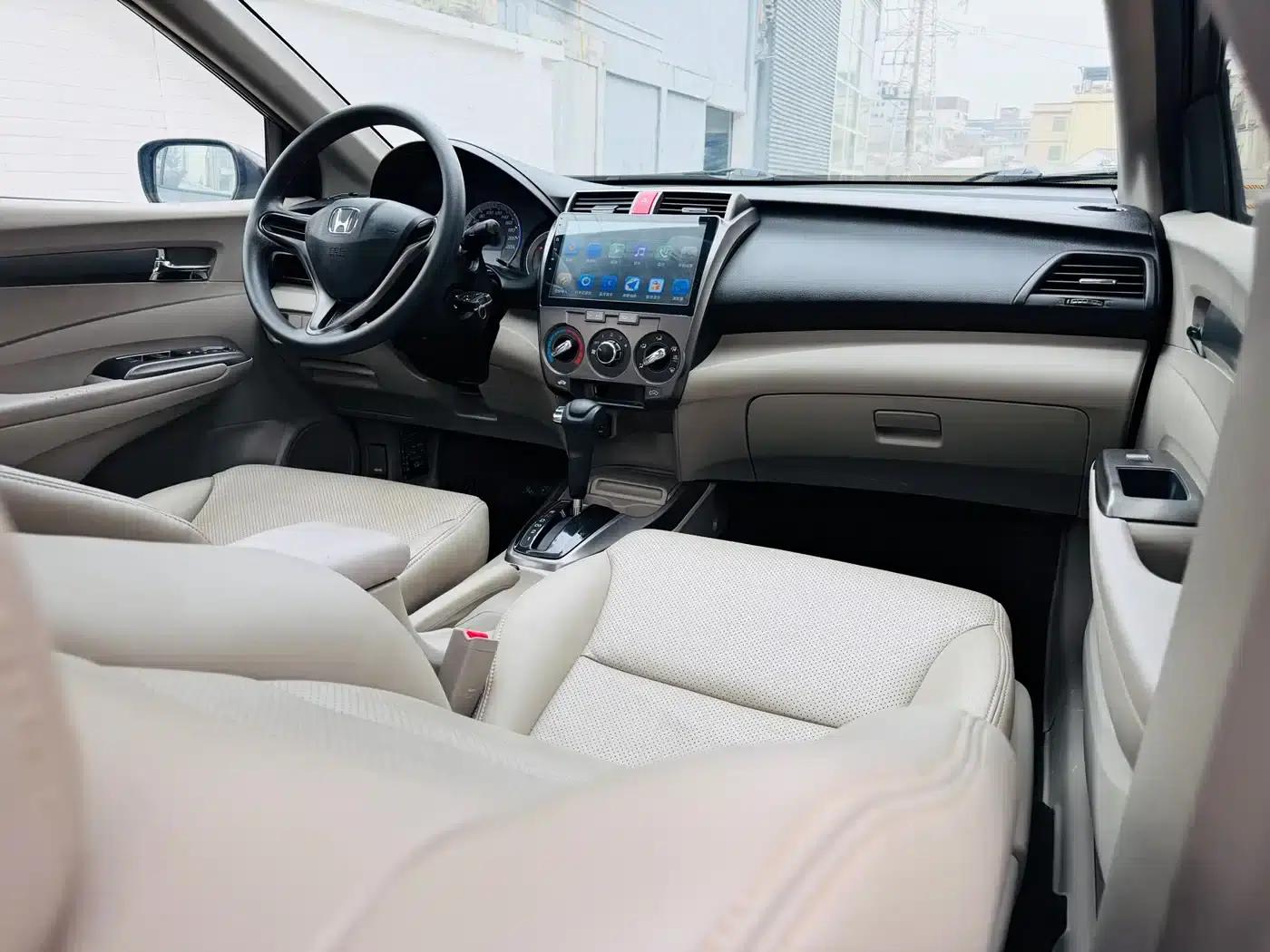 Honda City Classic 2014 Fashion 1.5L Automatic Elite Edition — миниатюра 10