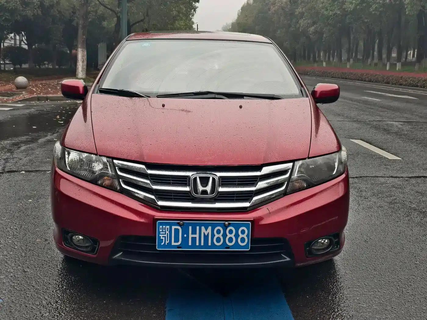 Honda City Classic 2014 Fashion 1.5L Automatic Elite Edition — миниатюра 2