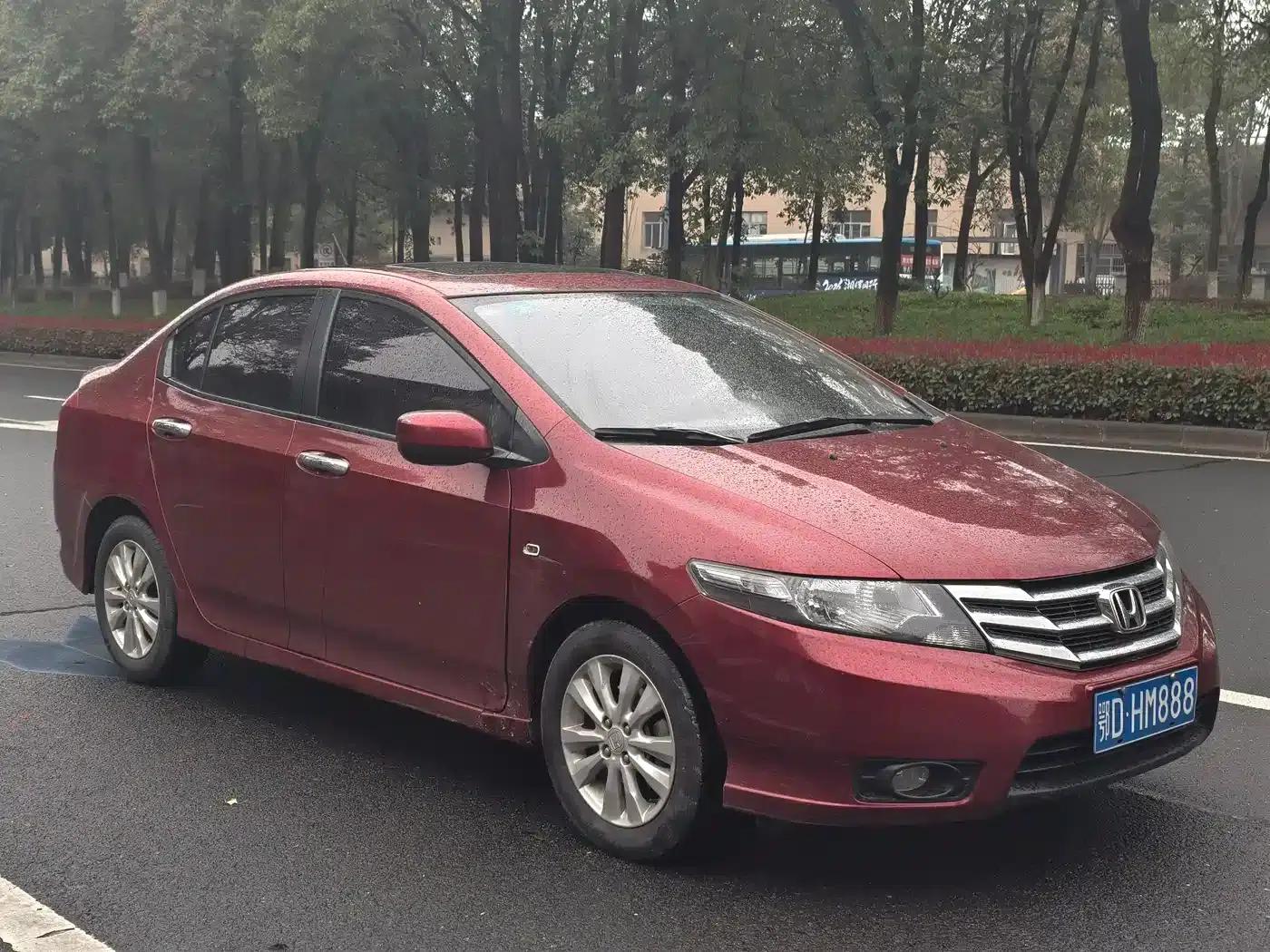 Honda City Classic 2014 Fashion 1.5L Automatic Elite Edition — миниатюра 3
