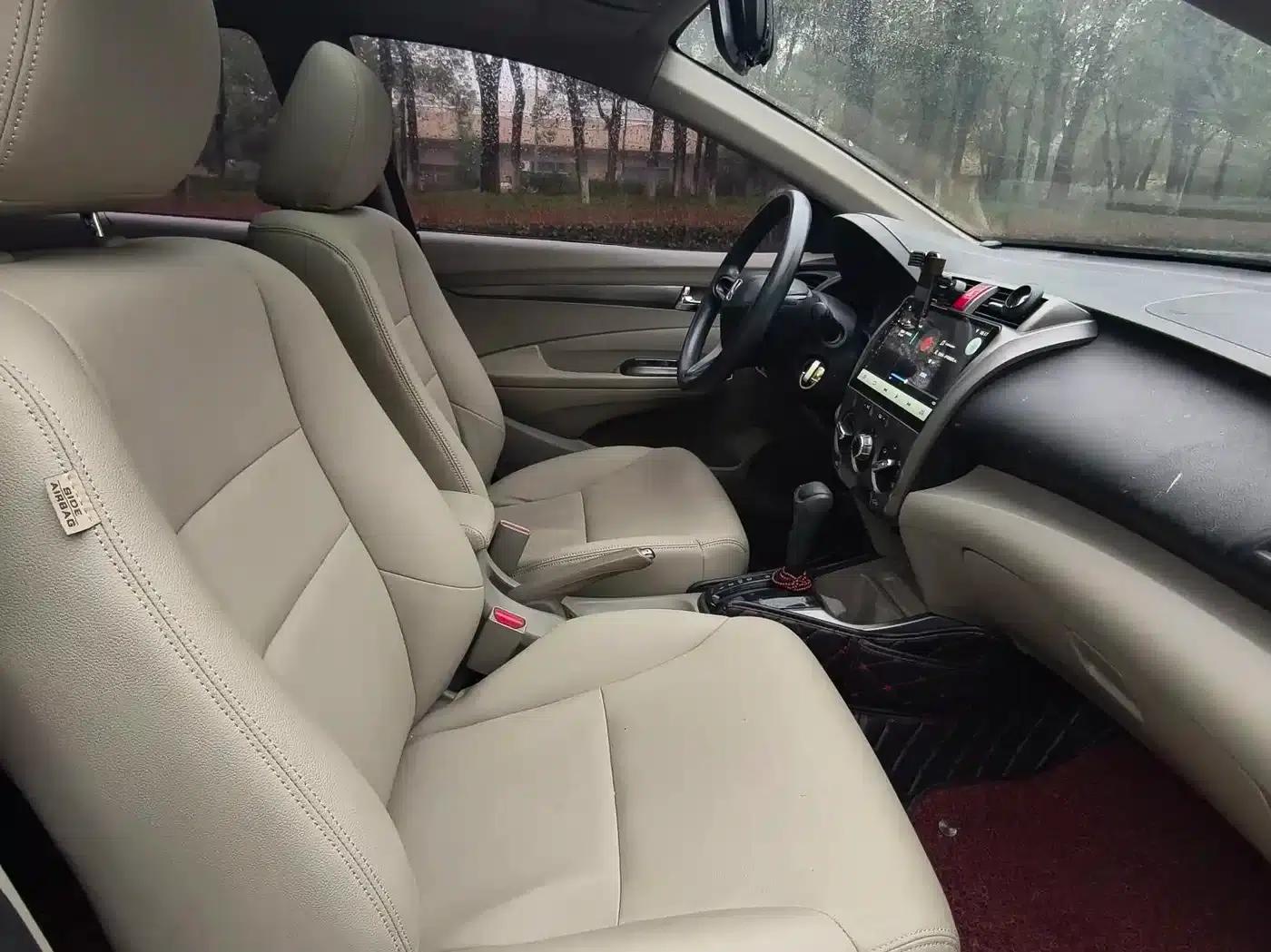 Honda City Classic 2014 Fashion 1.5L Automatic Elite Edition — миниатюра 5