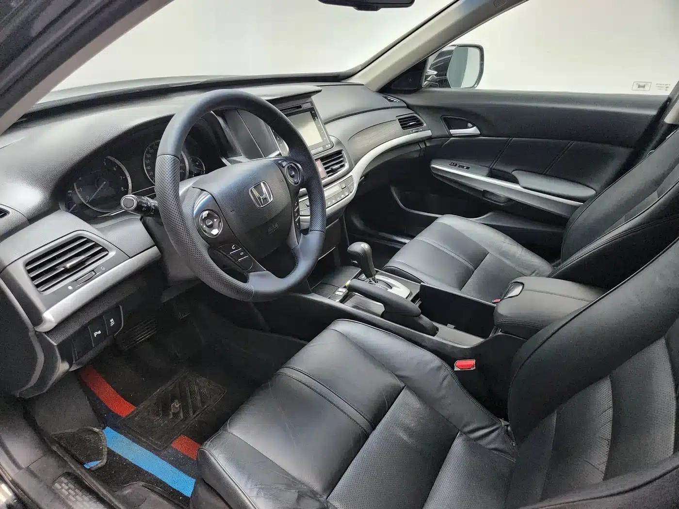Crosstour 2014 2.4L Luxury Navigation Edition — миниатюра 5