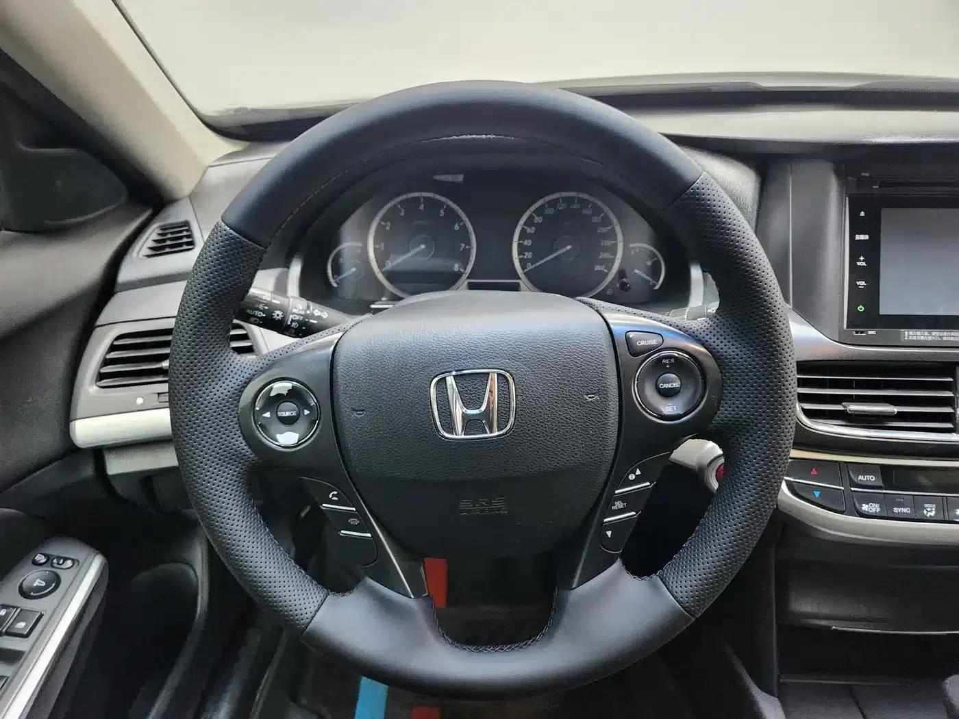Crosstour 2014 2.4L Luxury Navigation Edition — миниатюра 7