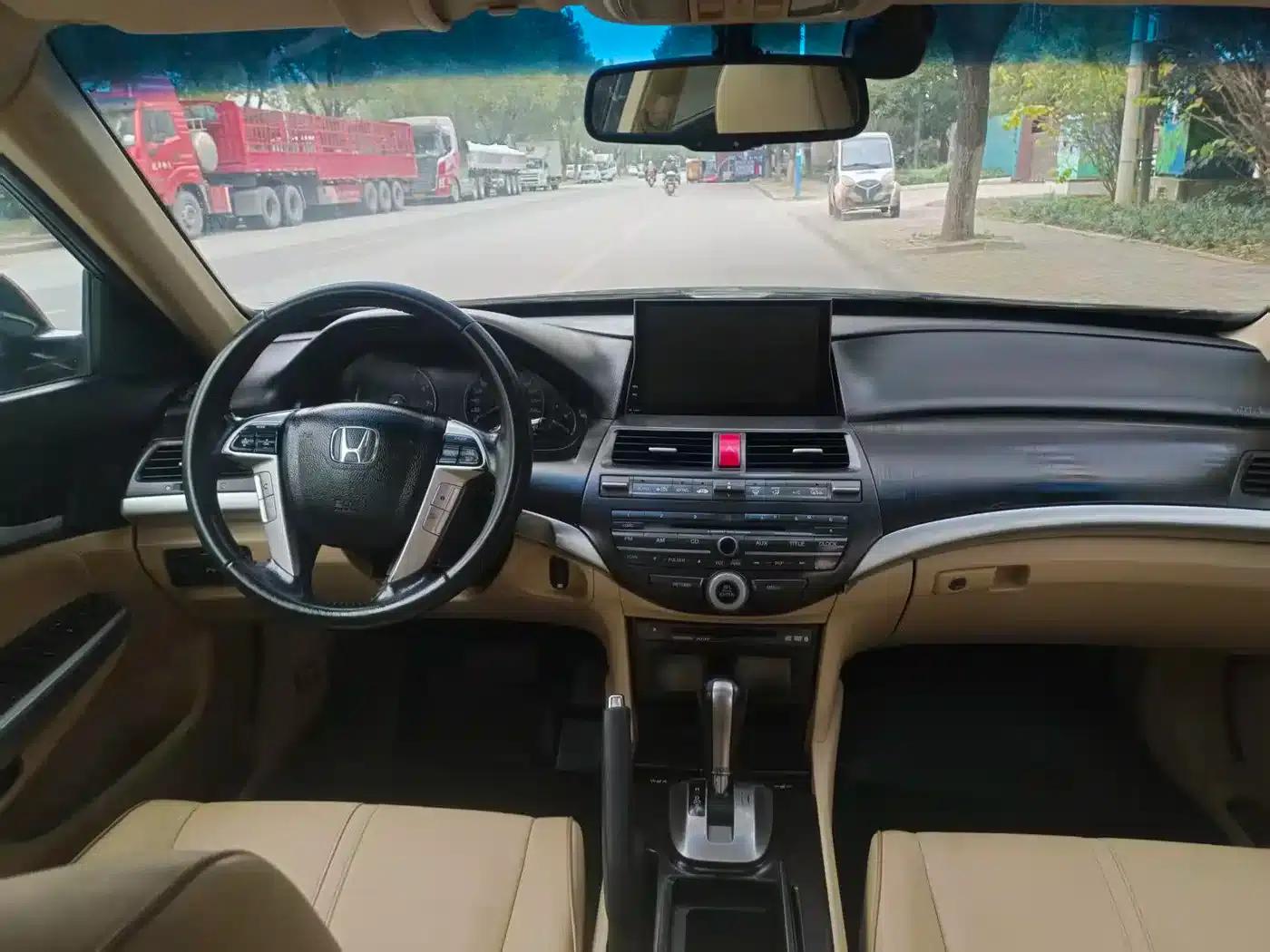 Crosstour 2012 2.4L Luxury Edition — миниатюра 4