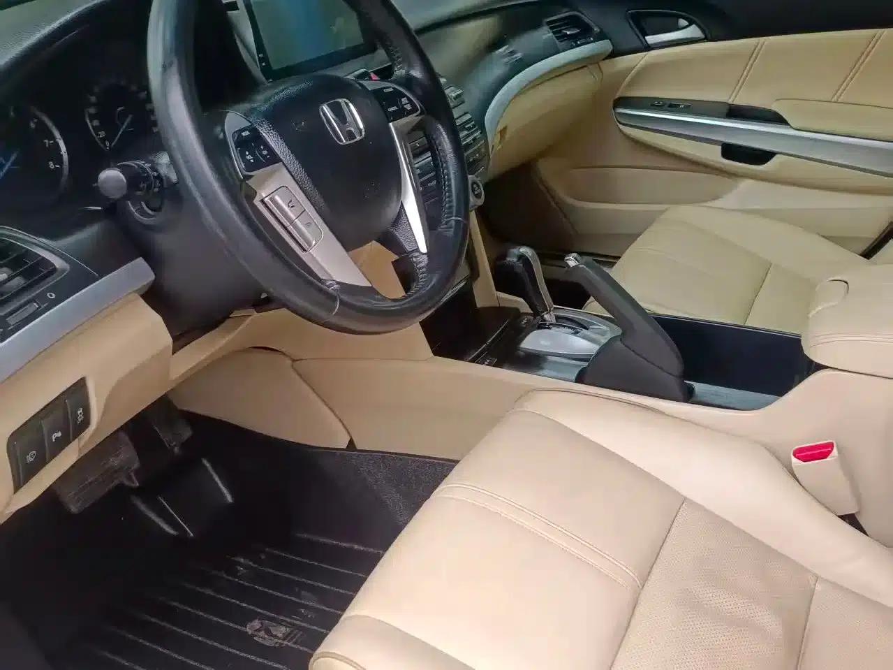 Crosstour 2012 2.4L Luxury Edition — миниатюра 5