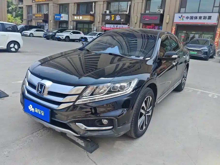 Crosstour 2016 2.4L Luxury Edition — миниатюра 1