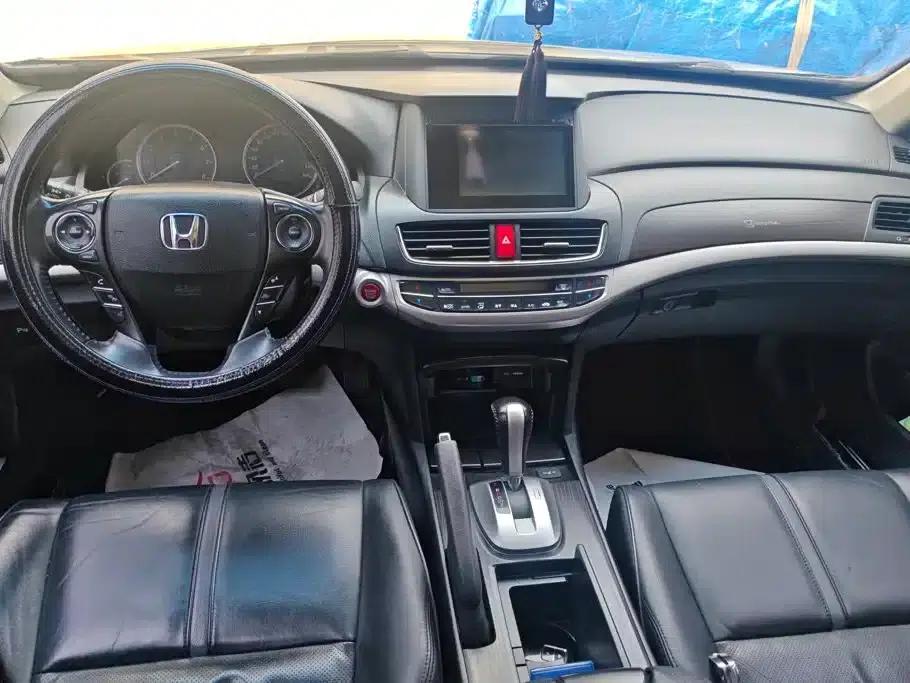 Crosstour 2016 2.4L Luxury Edition — миниатюра 12