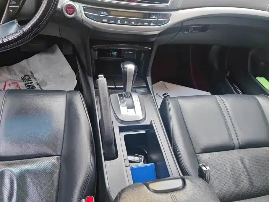 Crosstour 2016 2.4L Luxury Edition — миниатюра 16