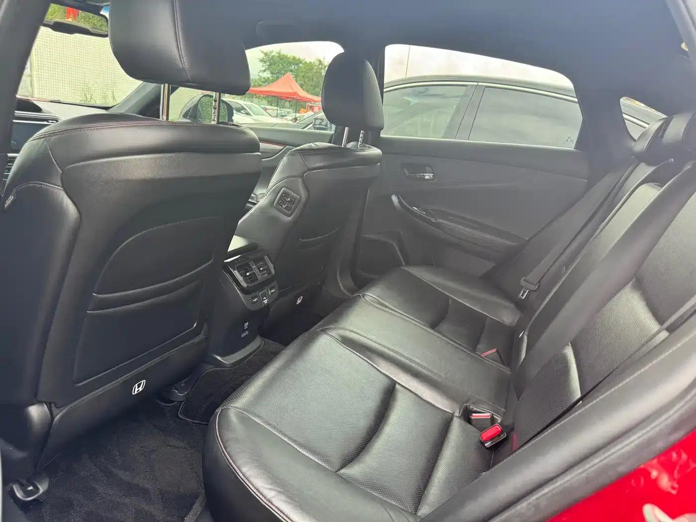 Spirior 2015 2.4L Si — миниатюра 6