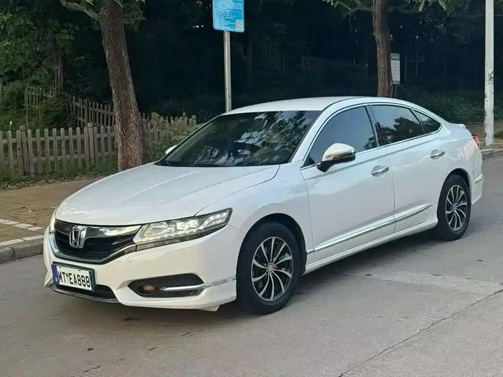Spirior 2015 2.0L Luxury Edition — миниатюра 1
