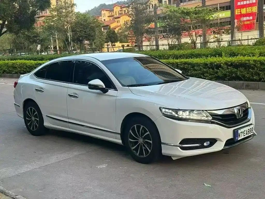 Spirior 2015 2.0L Luxury Edition — миниатюра 3