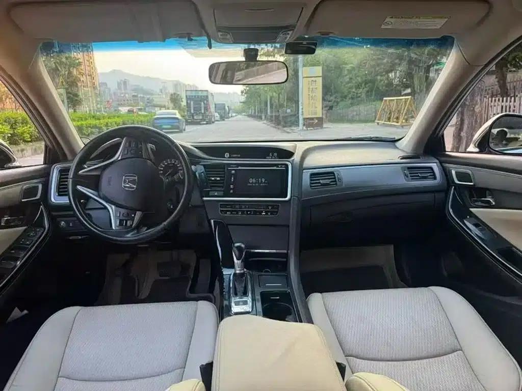 Spirior 2015 2.0L Luxury Edition — миниатюра 6