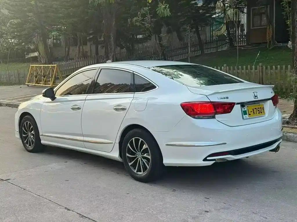 Spirior 2015 2.0L Luxury Edition — миниатюра 9