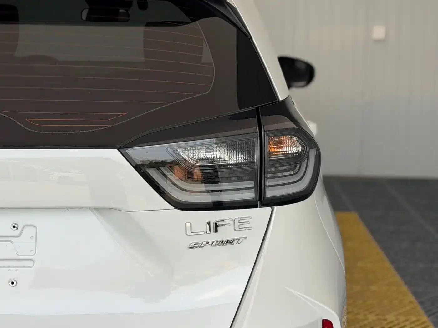 LIFE 2023 1.5L CVT SPO-SS Dynamic Edition — миниатюра 7