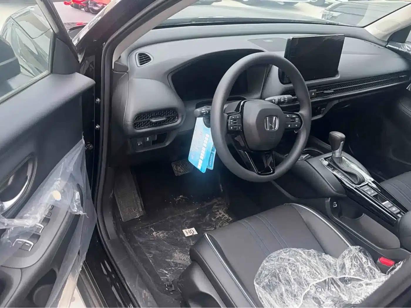 Honda HR-V 2023 240TURBO Sporty Edition — миниатюра 3