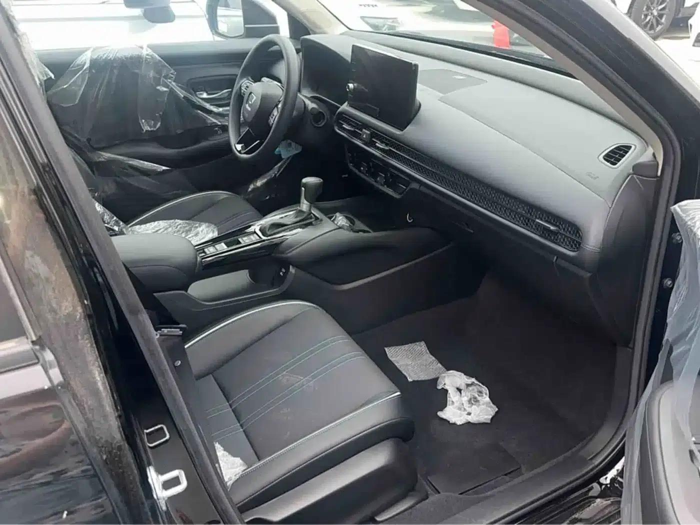 Honda HR-V 2023 240TURBO Sporty Edition — миниатюра 6
