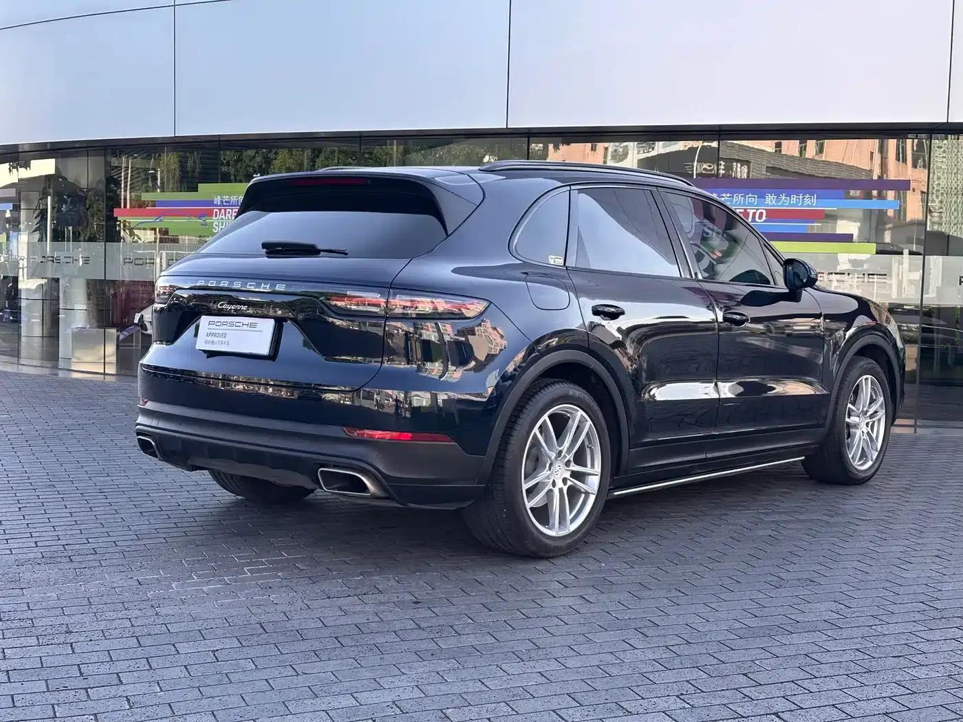 2022 Cayenne 3.0T Platinum Edition — миниатюра 6