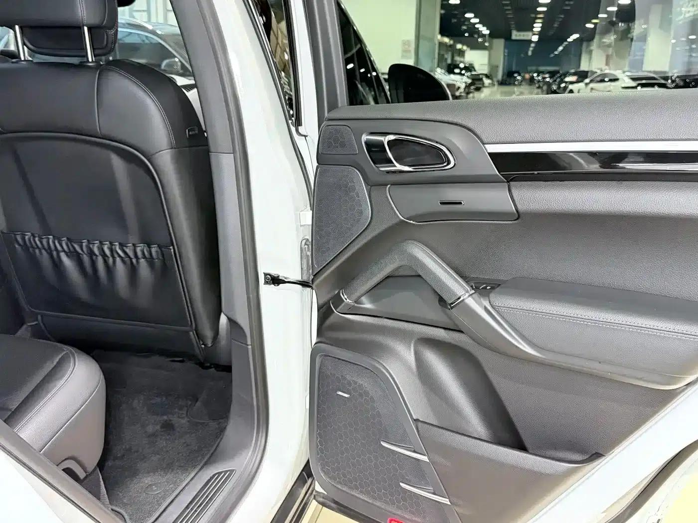 Cayenne 2011 Cayenne 3.0T — миниатюра 17