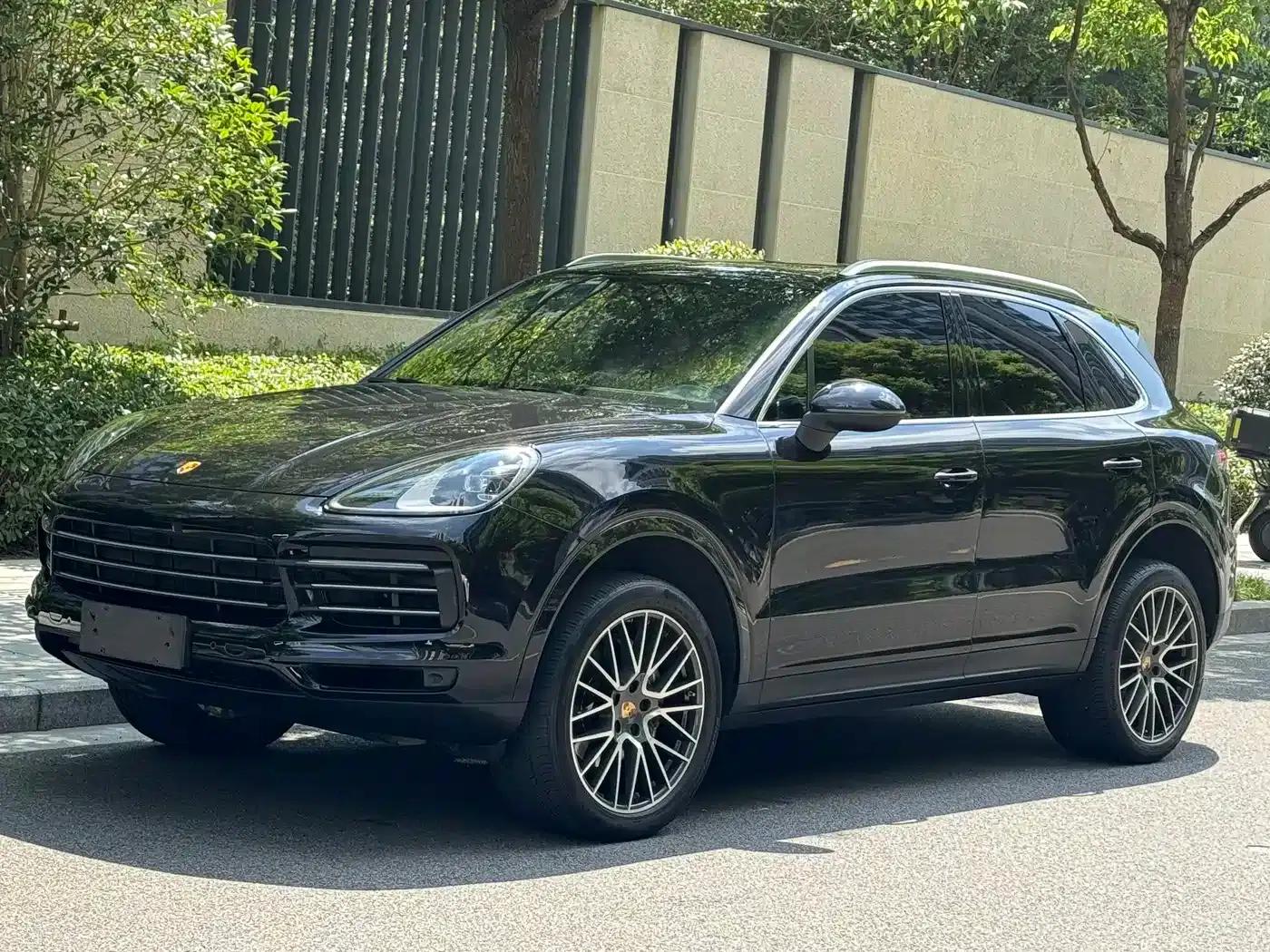 2022 Cayenne 3.0T Platinum Edition — миниатюра 1