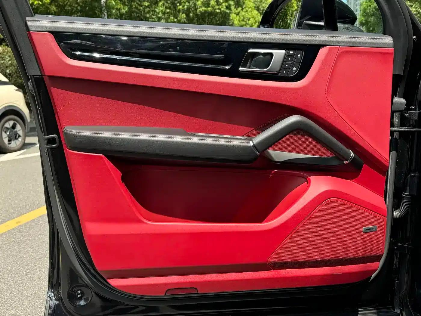 2022 Cayenne 3.0T Platinum Edition — миниатюра 15