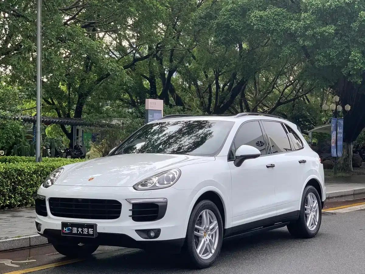 Cayenne 2016 Cayenne Platinum Edition 3.0T — миниатюра 1