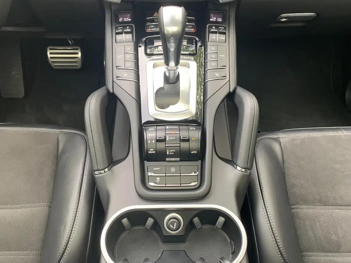 Cayenne 2016 Cayenne Platinum Edition 3.0T — миниатюра 14