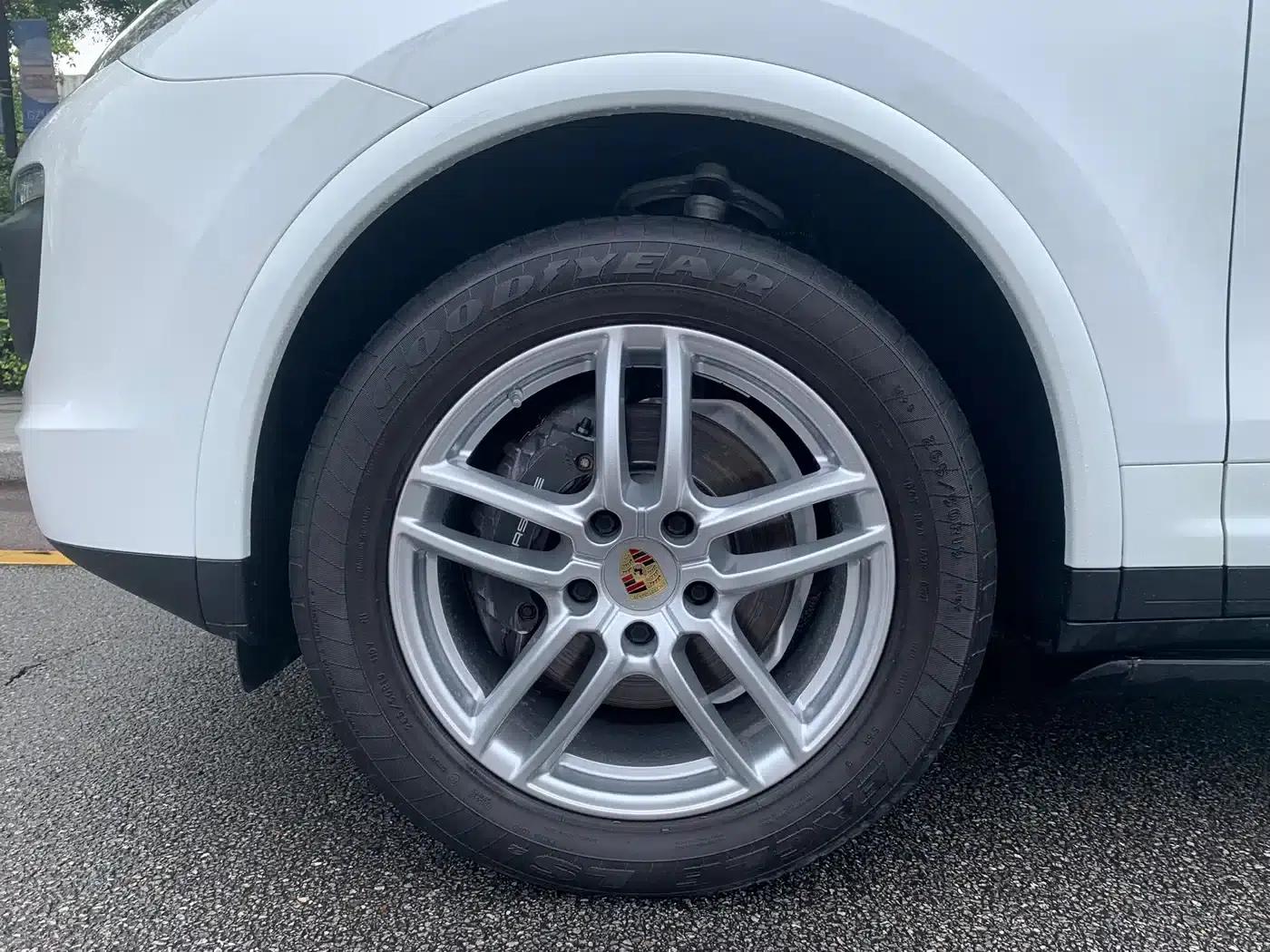 Cayenne 2016 Cayenne Platinum Edition 3.0T — миниатюра 23