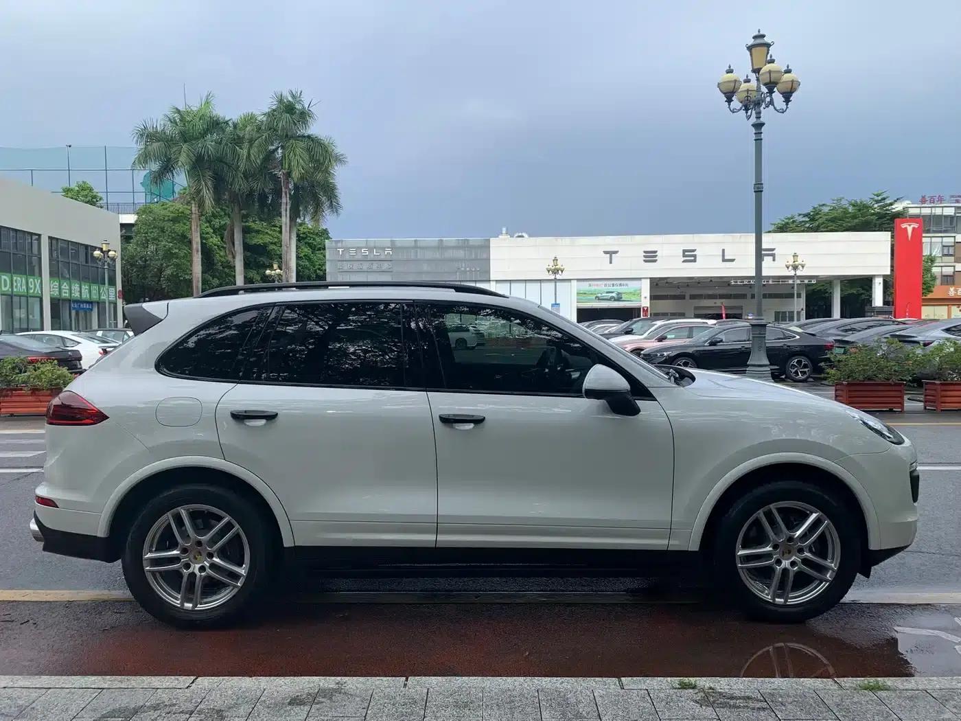 Cayenne 2016 Cayenne Platinum Edition 3.0T — миниатюра 6