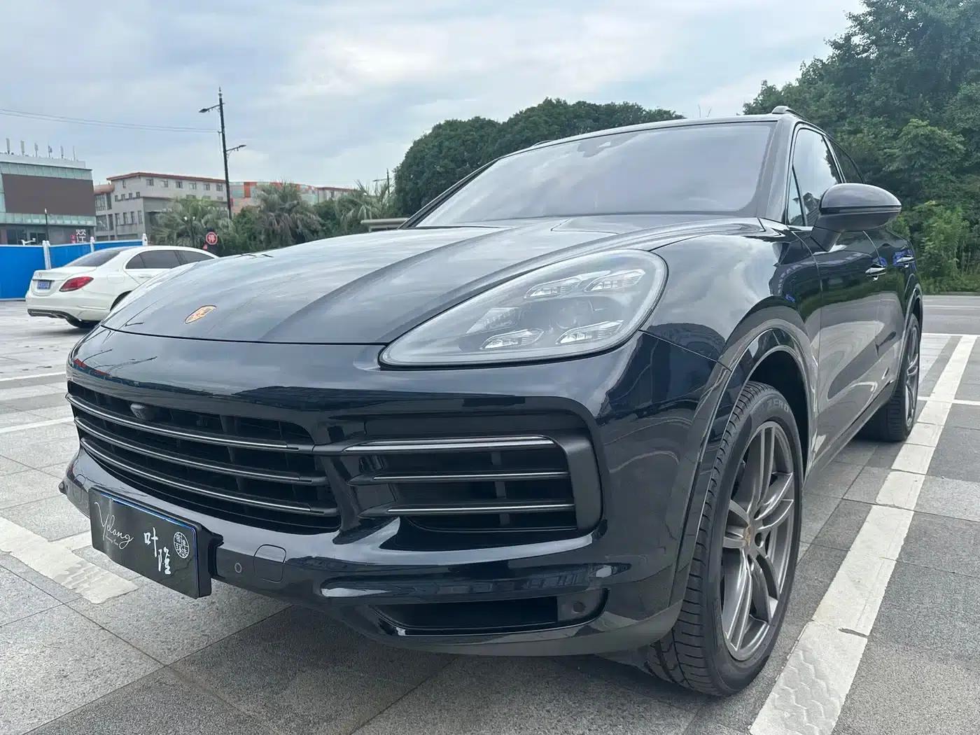2023 Cayenne 3.0T Platinum Edition — миниатюра 1