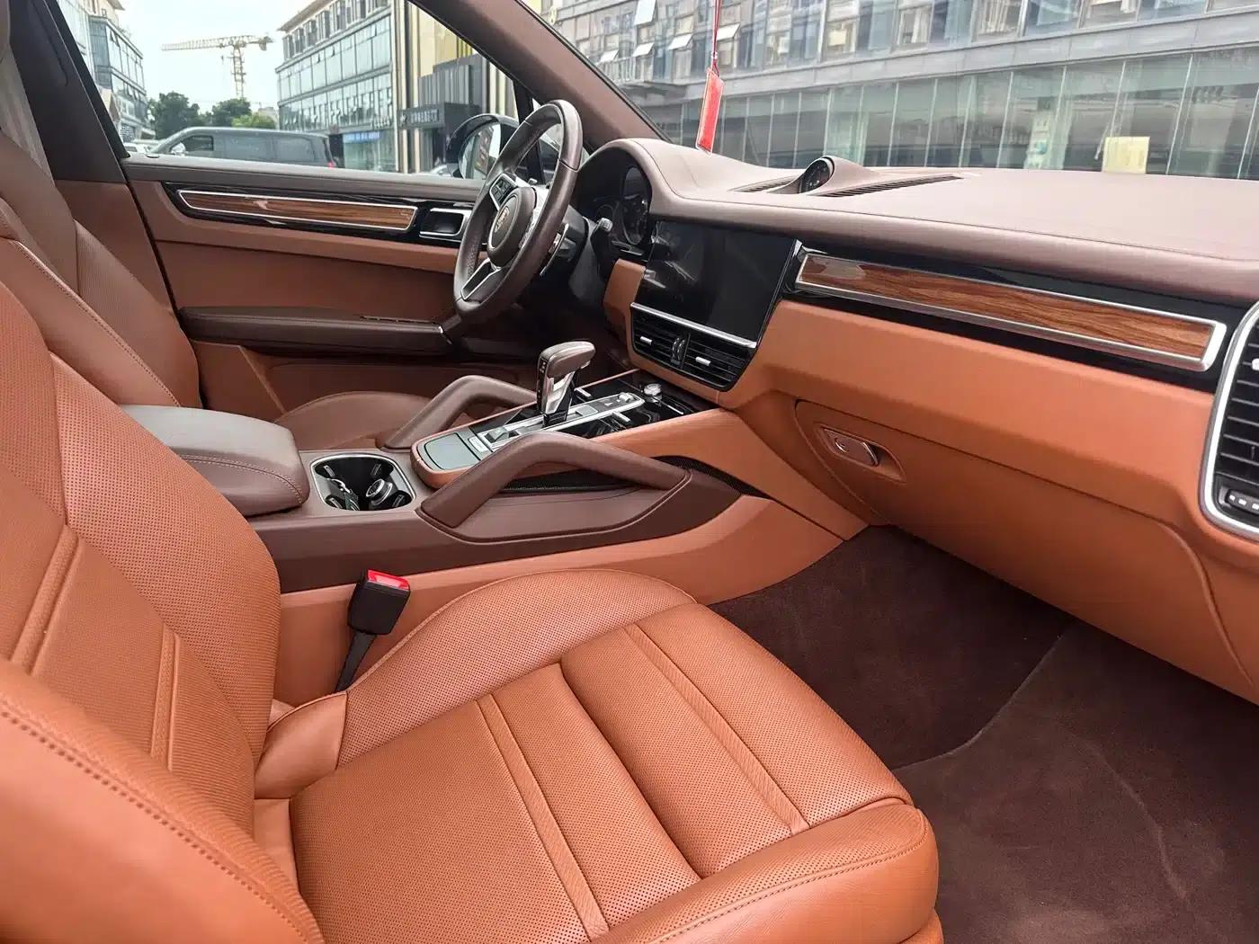 2023 Cayenne 3.0T Platinum Edition — миниатюра 14
