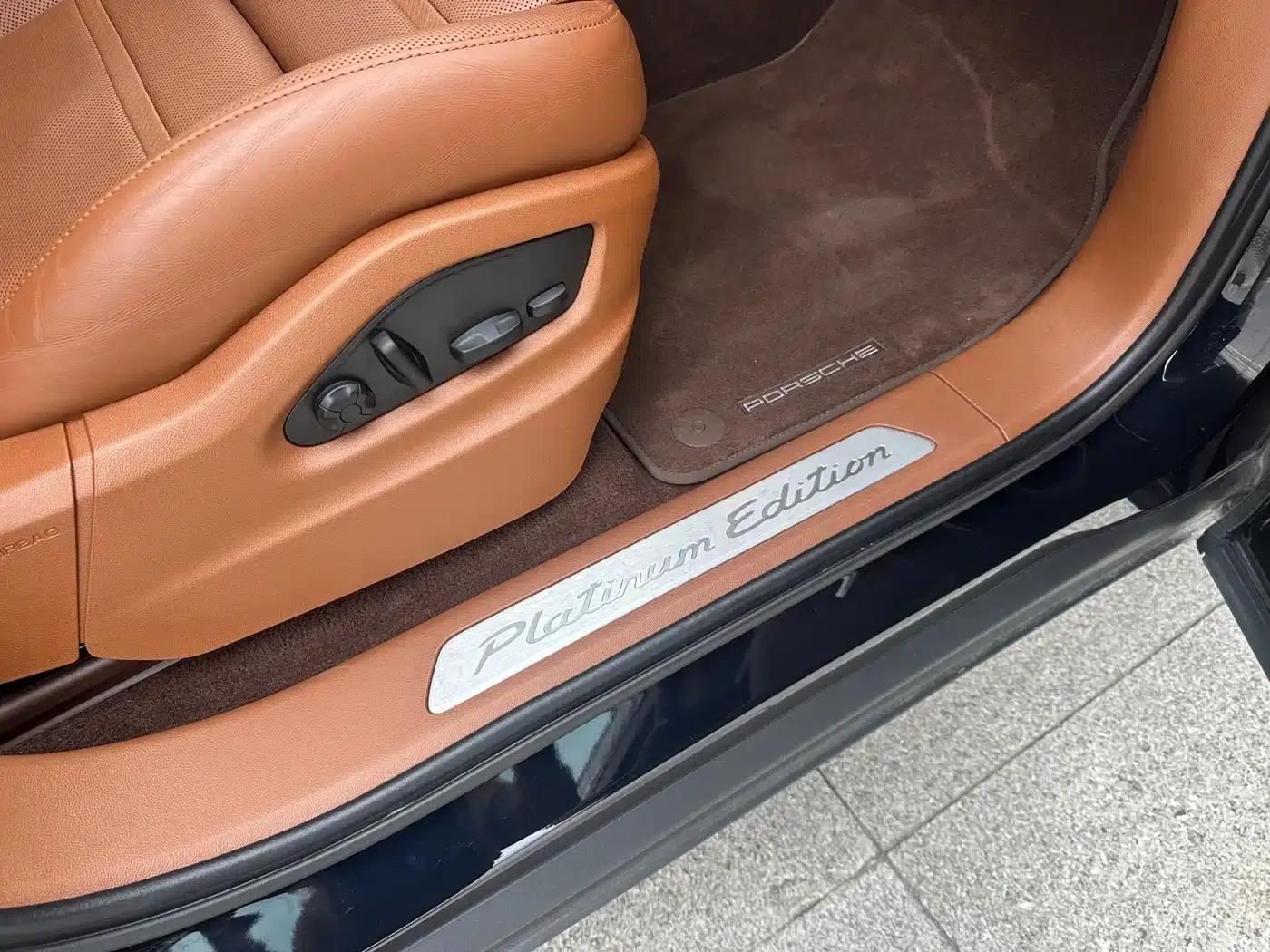 2023 Cayenne 3.0T Platinum Edition — миниатюра 18