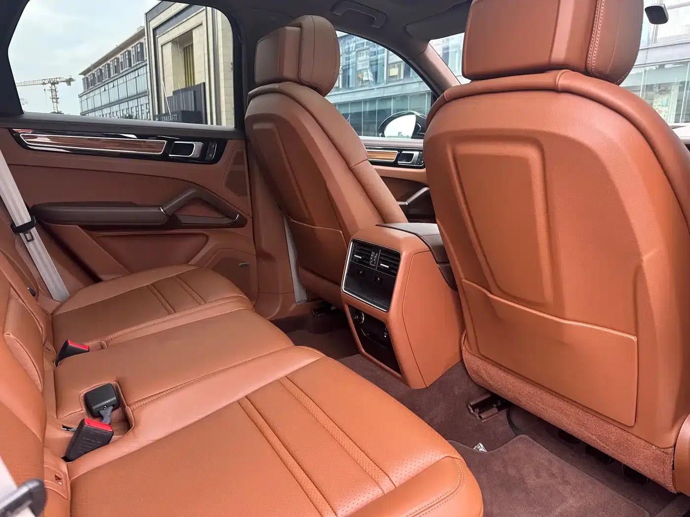 2023 Cayenne 3.0T Platinum Edition — миниатюра 19