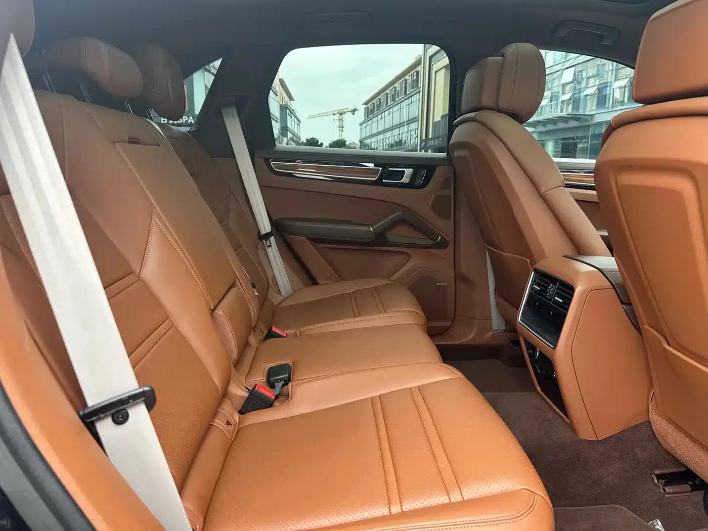 2023 Cayenne 3.0T Platinum Edition — миниатюра 20