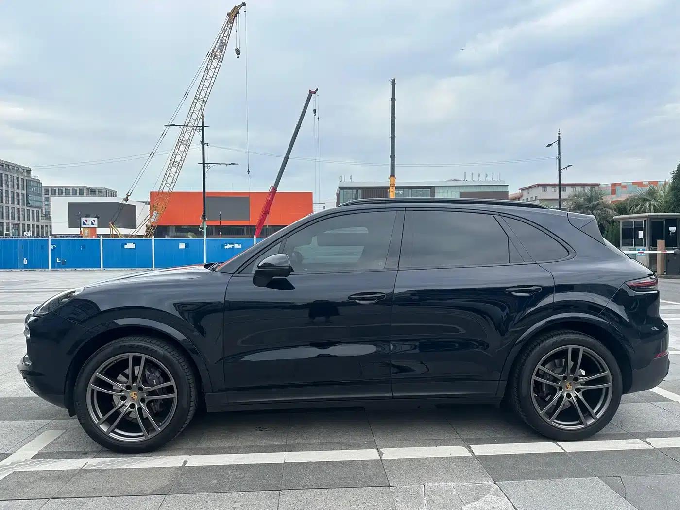 2023 Cayenne 3.0T Platinum Edition — миниатюра 27