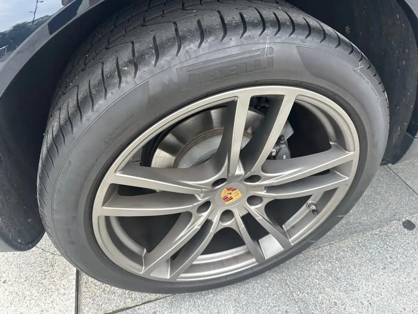 2023 Cayenne 3.0T Platinum Edition — миниатюра 31