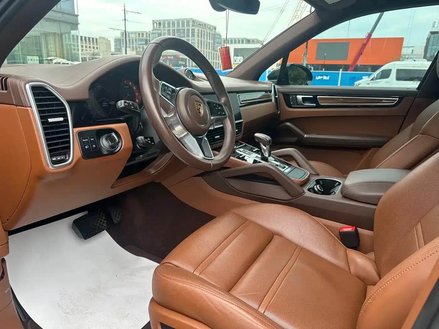 2023 Cayenne 3.0T Platinum Edition — миниатюра 5