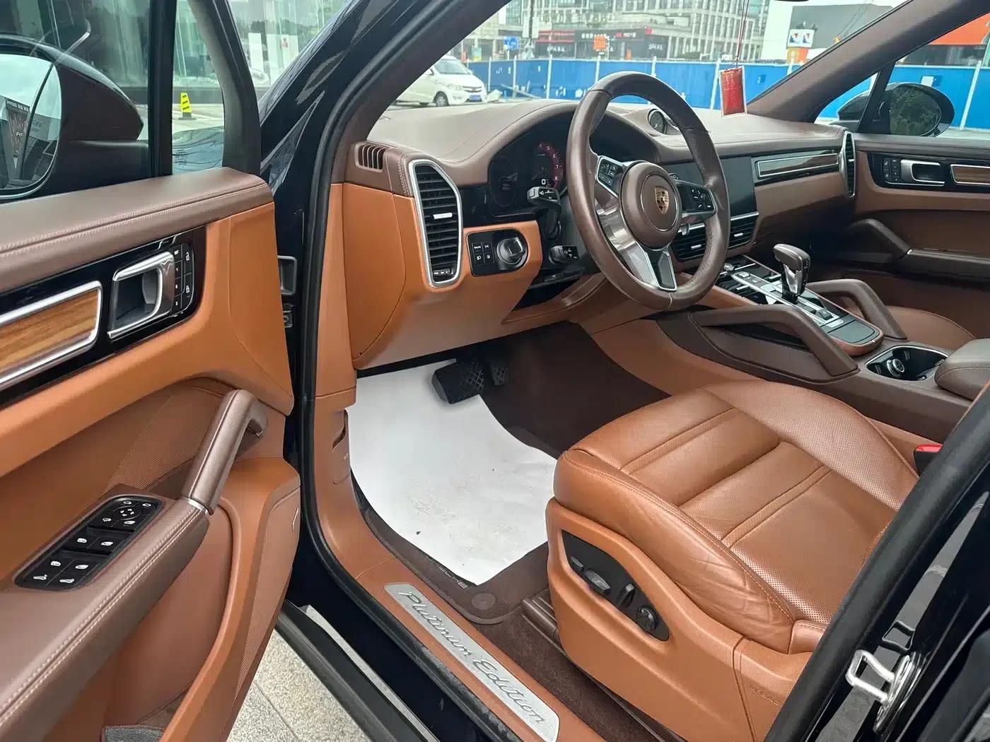 2023 Cayenne 3.0T Platinum Edition — миниатюра 6