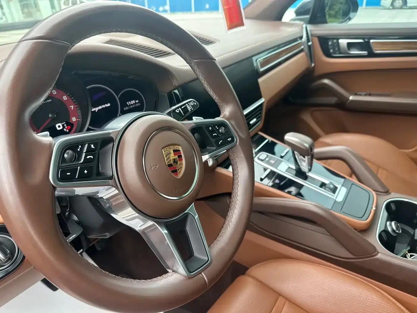2023 Cayenne 3.0T Platinum Edition — миниатюра 7