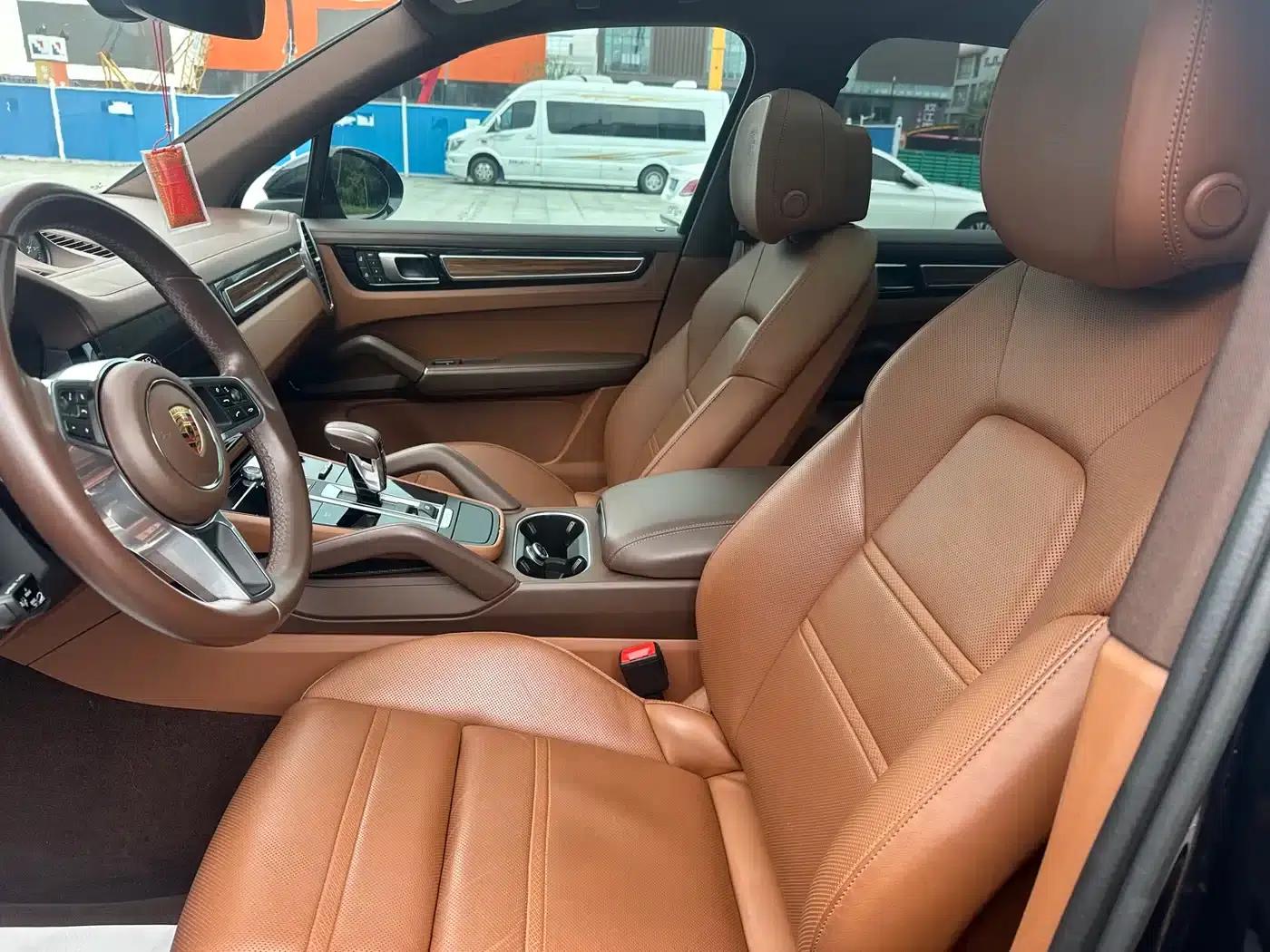 2023 Cayenne 3.0T Platinum Edition — миниатюра 8