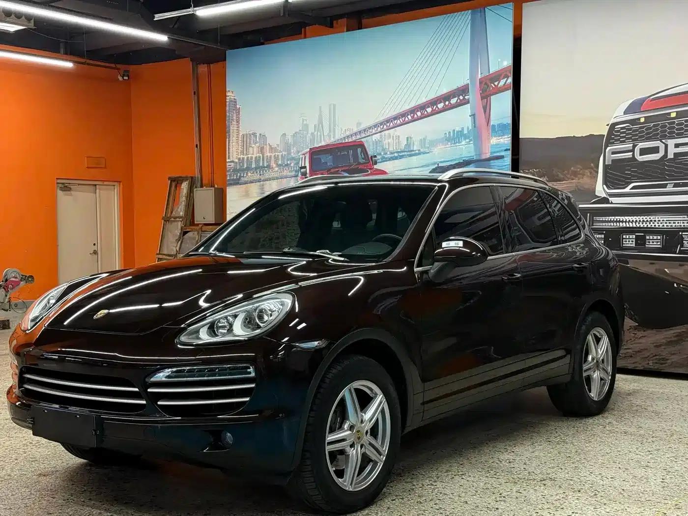 Cayenne 2014 Cayenne Platinum Edition 3.0T — миниатюра 1