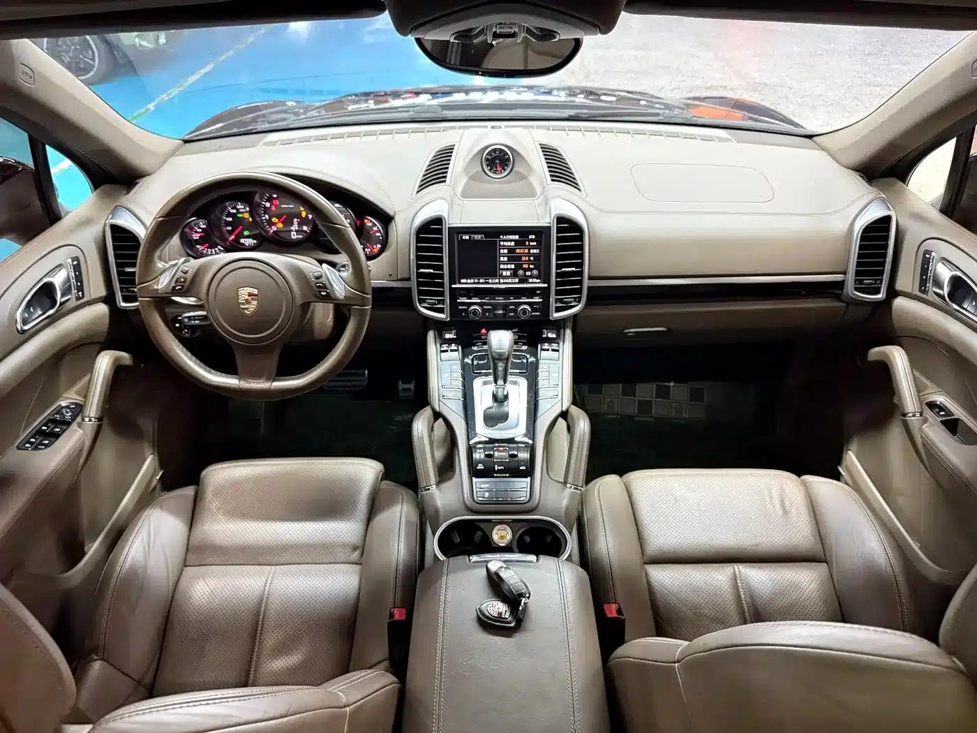 Cayenne 2014 Cayenne Platinum Edition 3.0T — миниатюра 5