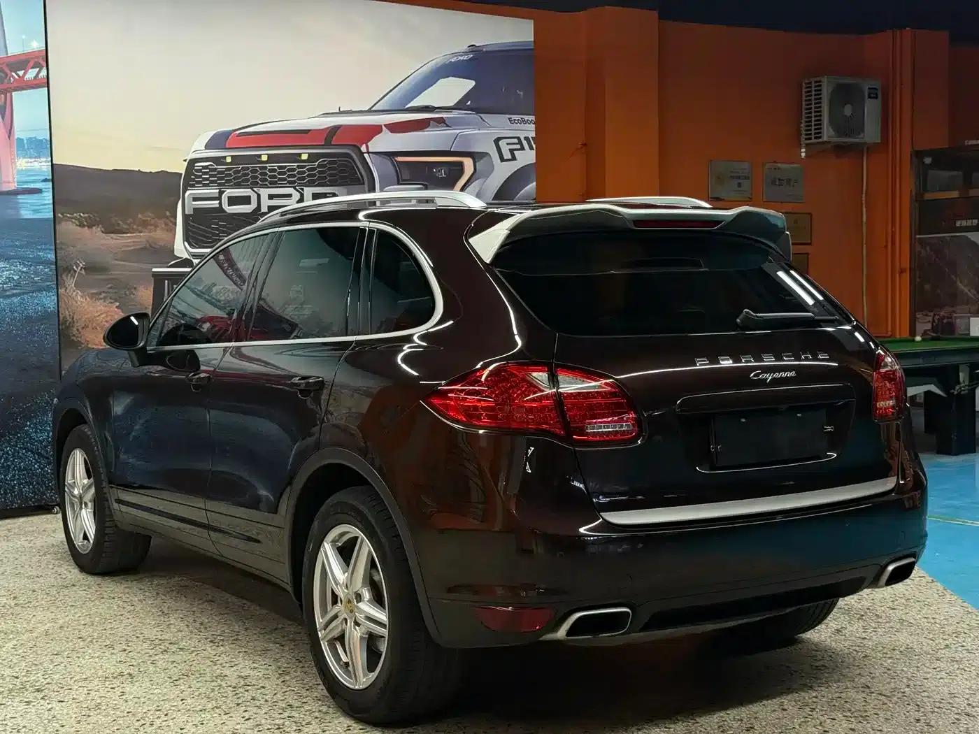 Cayenne 2014 Cayenne Platinum Edition 3.0T — миниатюра 7