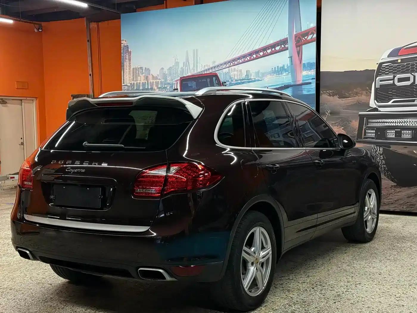 Cayenne 2014 Cayenne Platinum Edition 3.0T — миниатюра 9