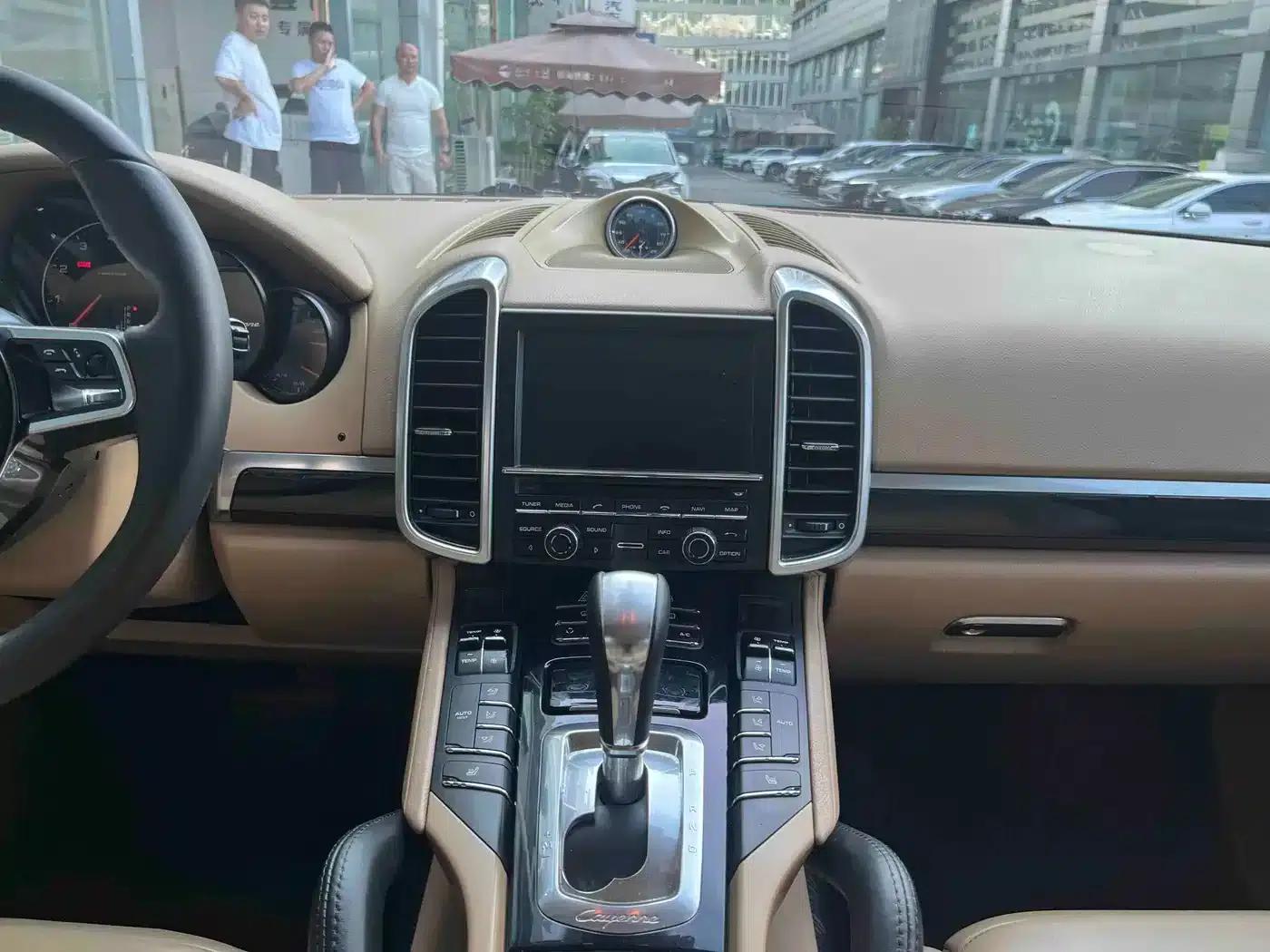 2012 Cayenne 3.6L US Spec — миниатюра 22