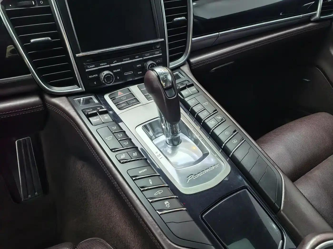 Panamera 2016 Panamera Edition 3.0T — миниатюра 19