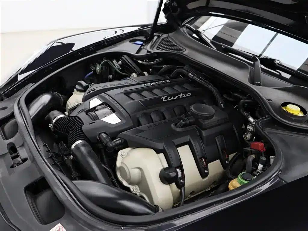 Panamera 2010 Panamera Turbo 4.8T — миниатюра 17