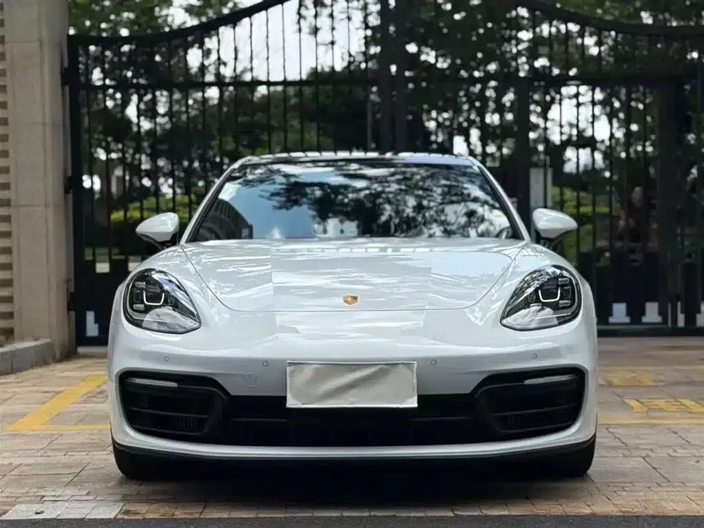 2023 Panamera 2.9T Platinum Edition — миниатюра 3