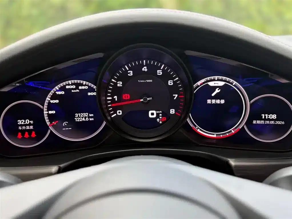 2023 Panamera 2.9T Platinum Edition — миниатюра 25