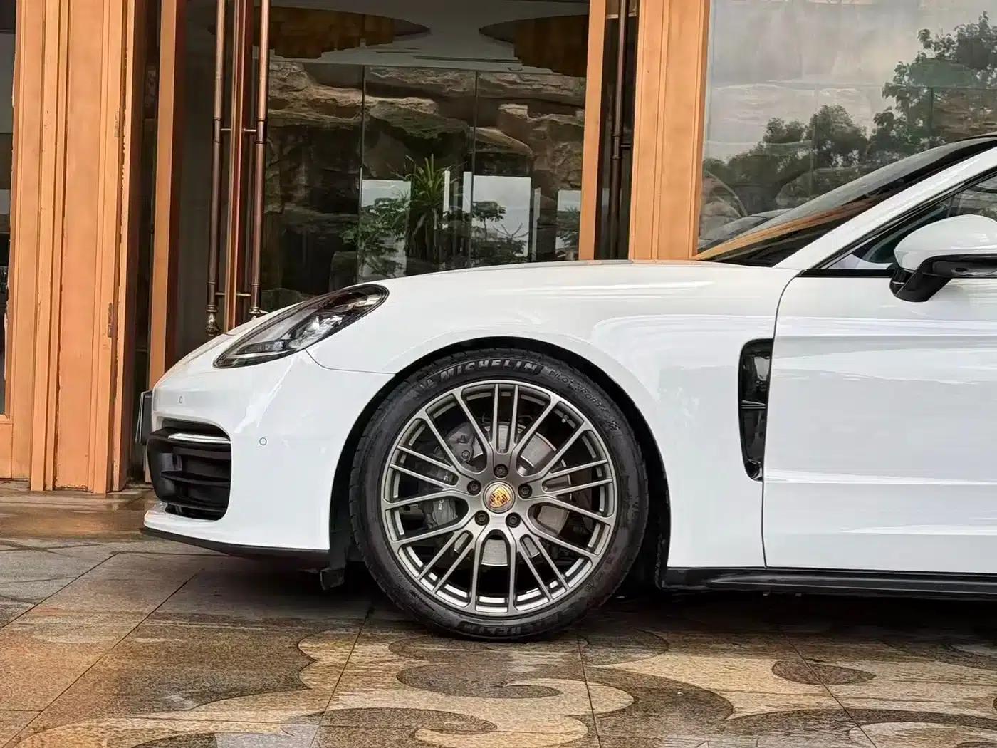 2023 Panamera 2.9T Platinum Edition — миниатюра 4