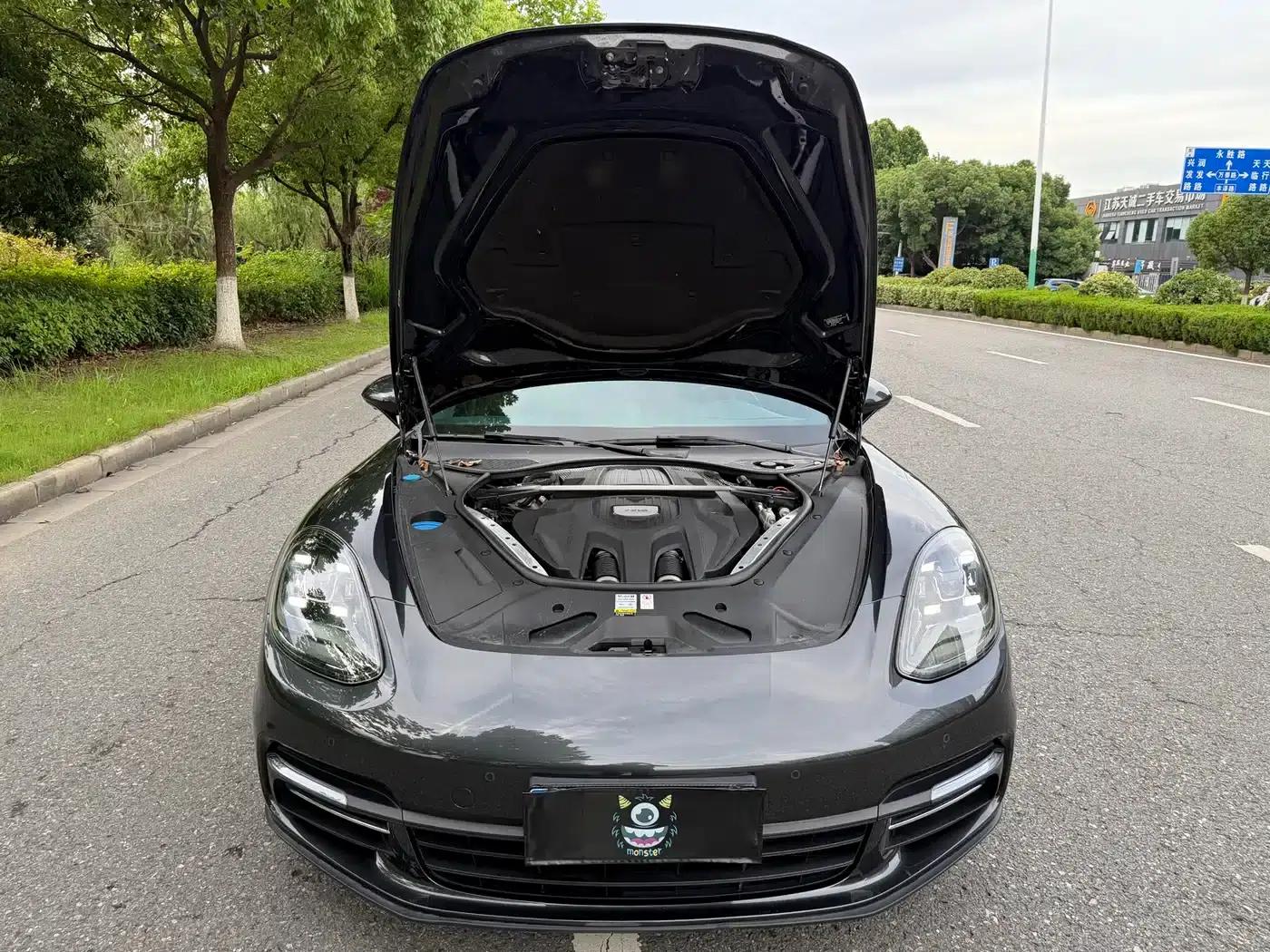2019 Panamera 4 Executive Long Wheelbase 2.9T — миниатюра 17