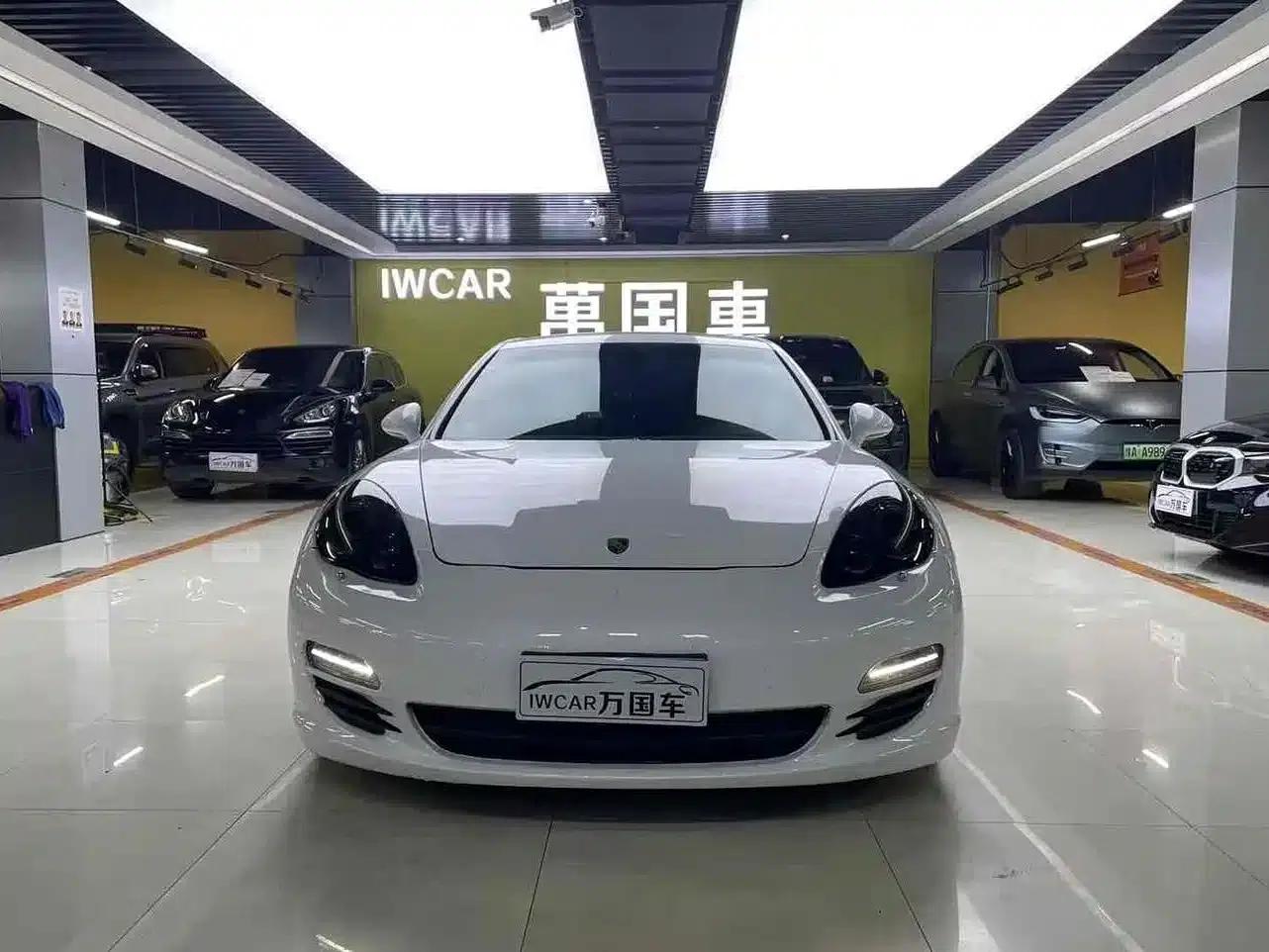 Panamera 2013 Panamera 4 Platinum Edition 3.6L — миниатюра 2